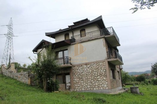 KUĆA U ČEKRČIĆIMA/VISOKO 200 M2