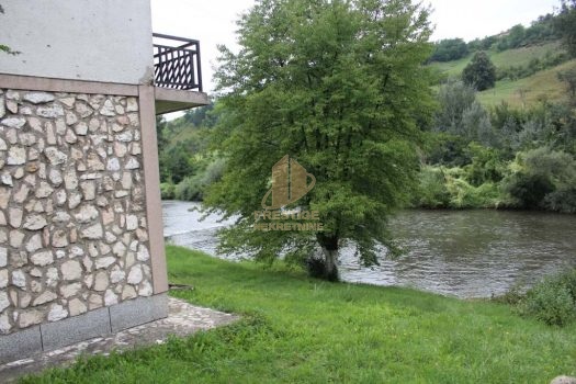 KUĆA U ČEKRČIĆIMA/VISOKO 200 M2