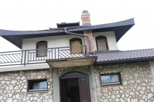 KUĆA U ČEKRČIĆIMA/VISOKO 200 M2