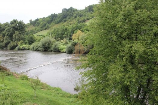 KUĆA U ČEKRČIĆIMA/VISOKO 200 M2