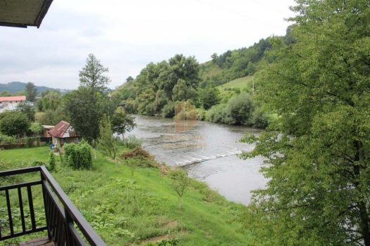 KUĆA U ČEKRČIĆIMA/VISOKO 200 M2