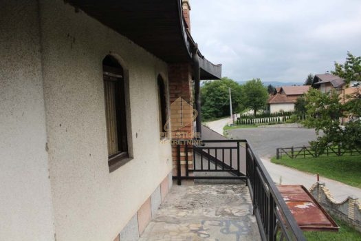 KUĆA U ČEKRČIĆIMA/VISOKO 200 M2