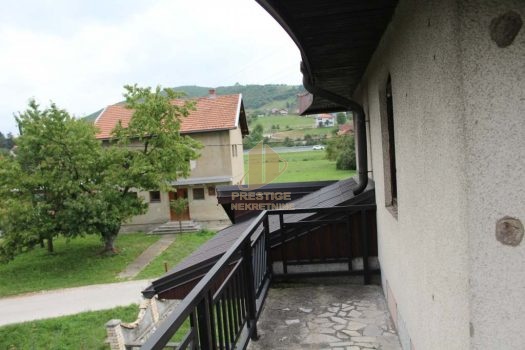 KUĆA U ČEKRČIĆIMA/VISOKO 200 M2