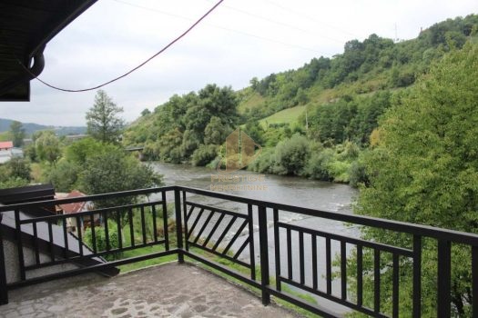 KUĆA U ČEKRČIĆIMA/VISOKO 200 M2