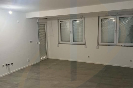 STAN 53.50m2 – ILIJAŠ – CENTAR – POTPUNO ADAPTIRAN