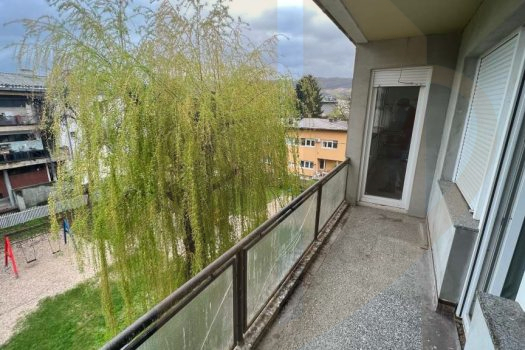 STAN 53.50m2 – ILIJAŠ – CENTAR – POTPUNO ADAPTIRAN