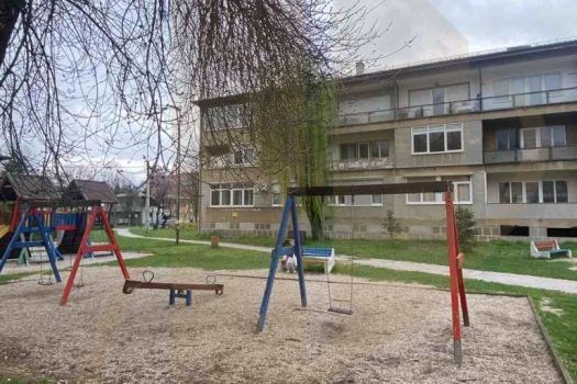 STAN 53.50m2 – ILIJAŠ – CENTAR – POTPUNO ADAPTIRAN